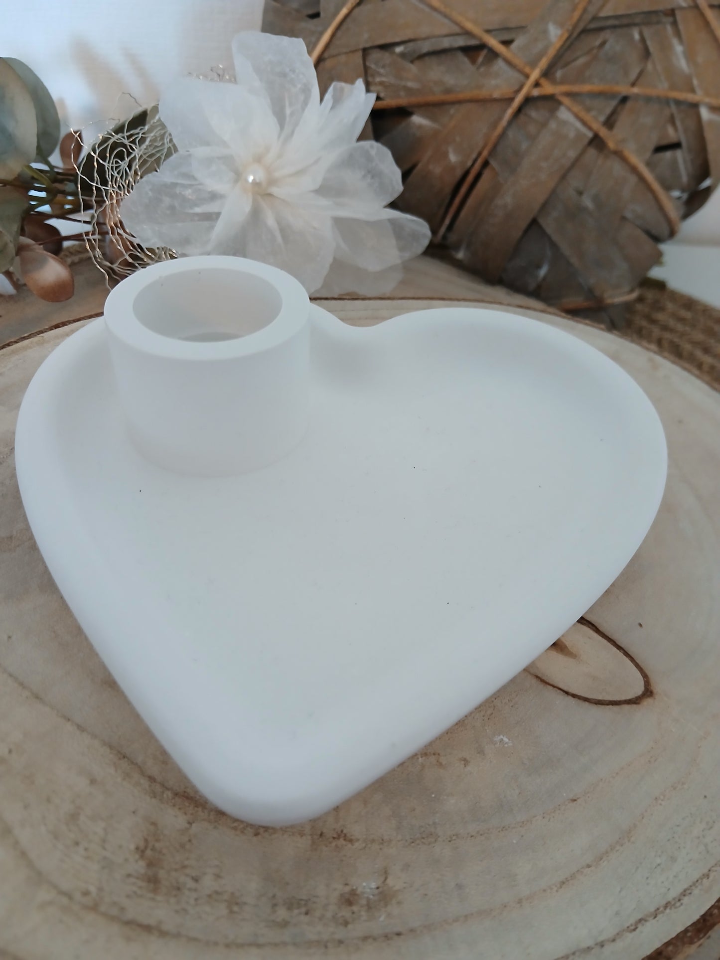 Herzteller mit Kerzenhalter