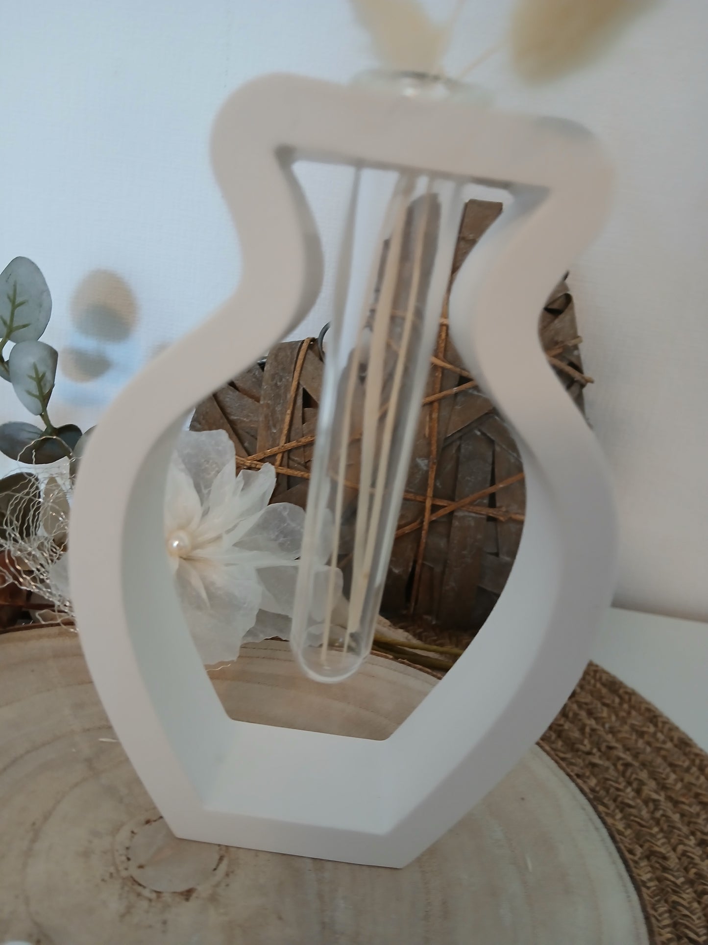 Vase mit Reagenzglas